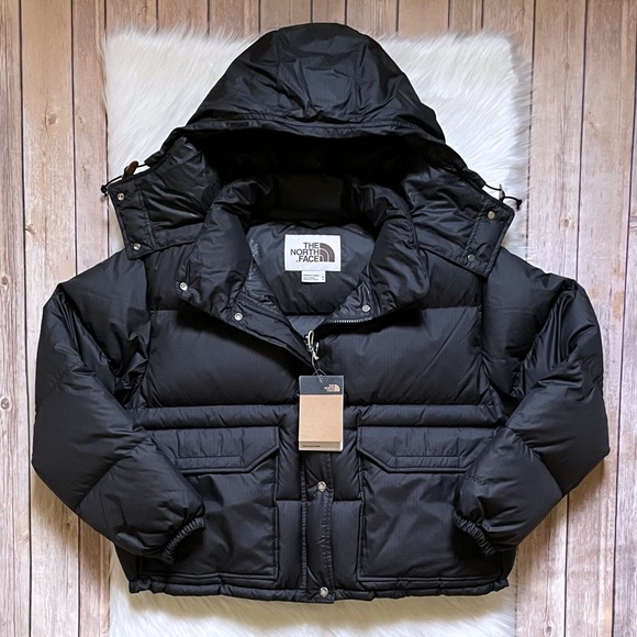 The North Face Women’s 71 Sierra Down Short Black Jacket - Picture 2 of 8
